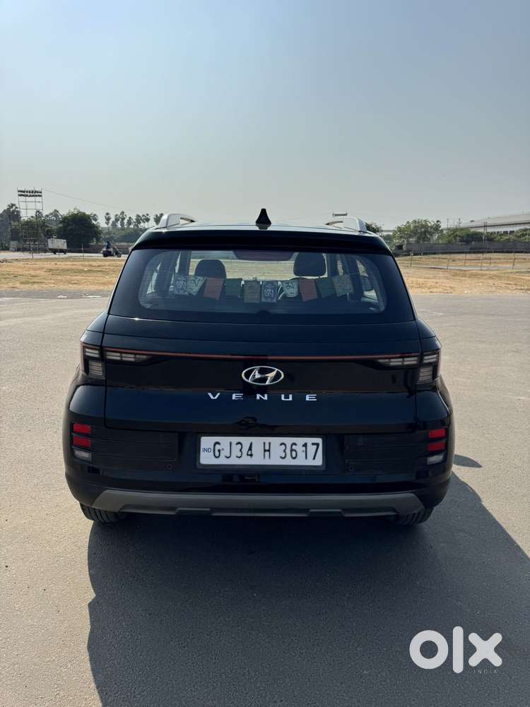 Hyundai Venue S (o) 1.2 Petrol Knight Edition, 2022, Petrol