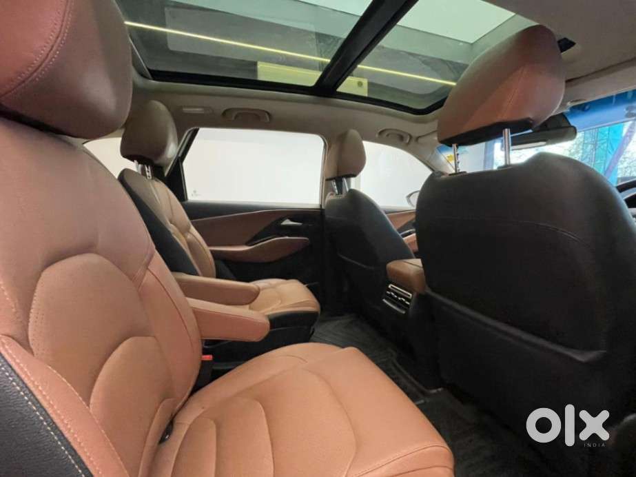 Mg Hector Plus Sharp Pro 1.5 Turbo Petrol Cvt 6 Str Dual Tone, 2023,..