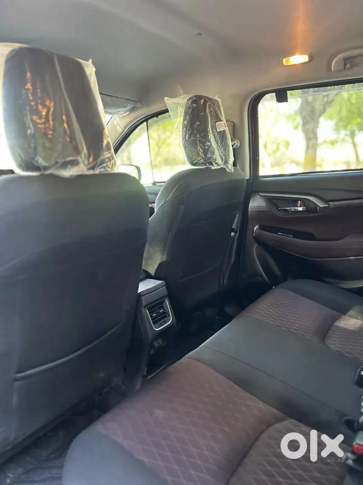 Maruti Suzuki Grand Vitara 1.5 Zeta Smart Hybrid At, 2025, Petrol