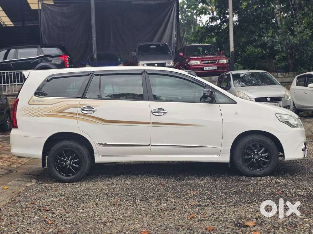 Toyota Innova 2.5 Gx 7 Str Bs-iii, 2015, Diesel