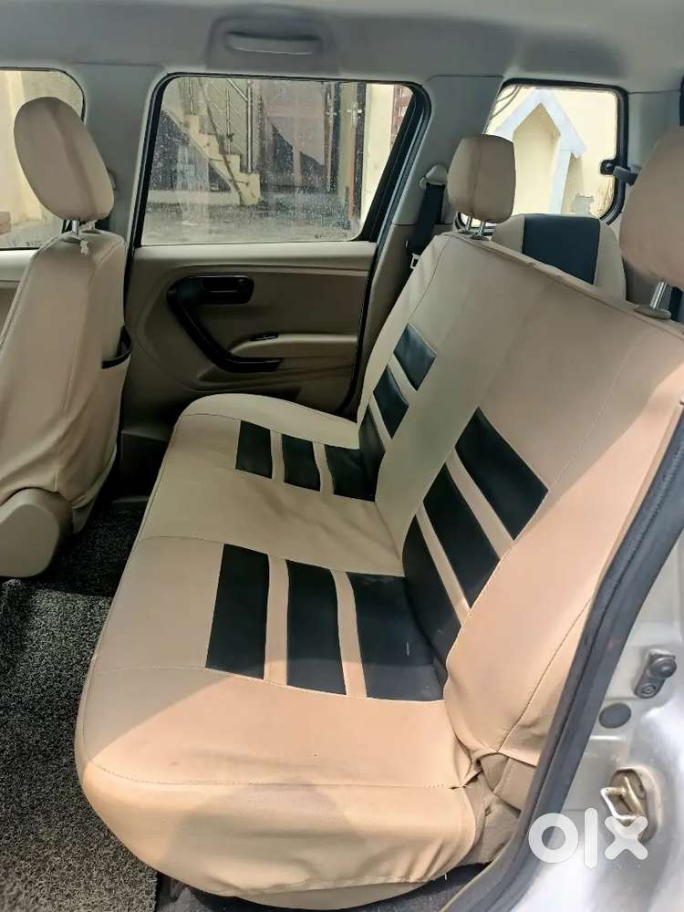 Mahindra Tuv300 T4+  2017 Model