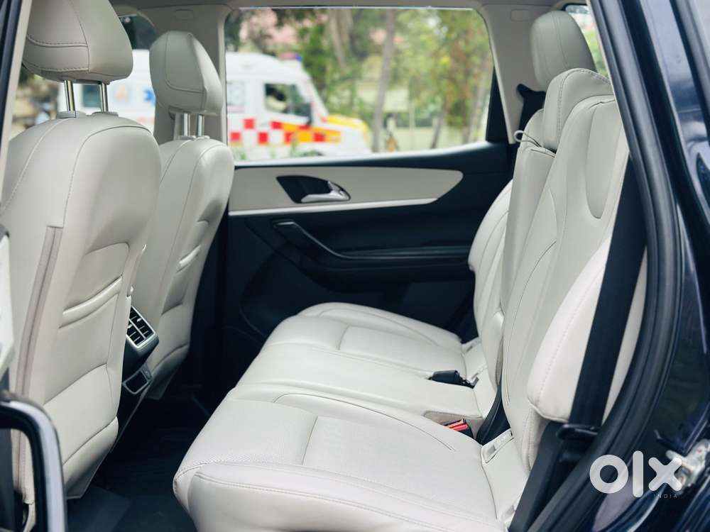 Mahindra Xuv700 2.2 Ax 7 Diesel Mt Luxury Pack Str, 2022, Diesel
