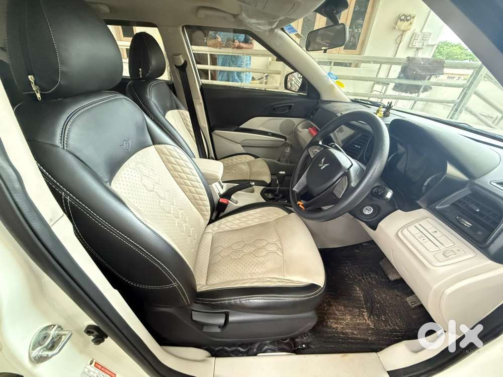 Mahindra Xuv300 2023 Petrol Well Maintained