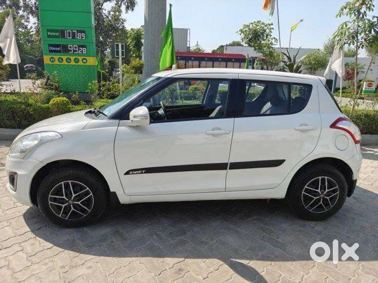 Maruti Suzuki Swift Vxi With Abs, 2016, Petrol