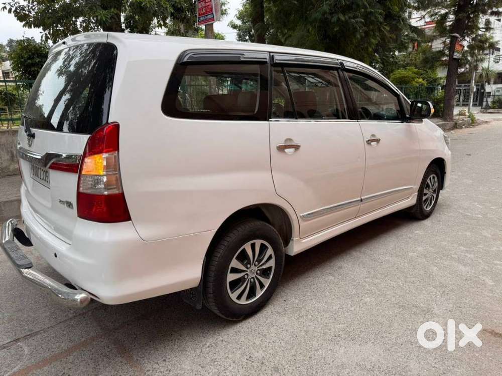 Toyota Innova 2.5 G (diesel) 7 Seater Bs Iv, 2015, Diesel