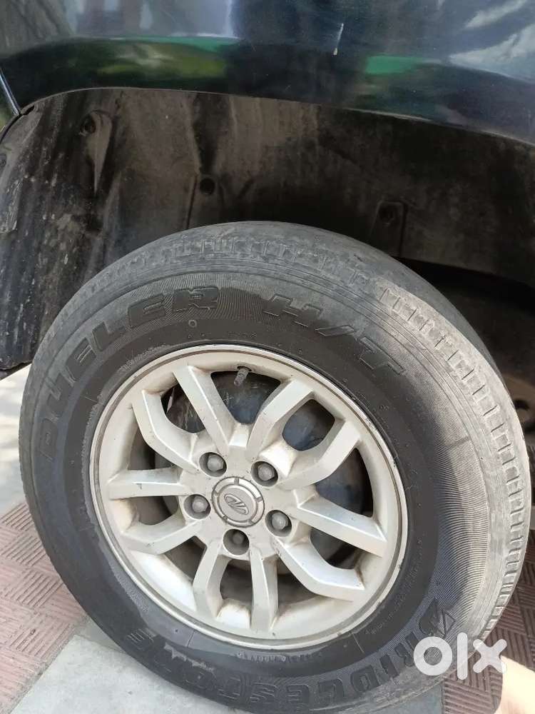 Mahindra Tuv 300 2017