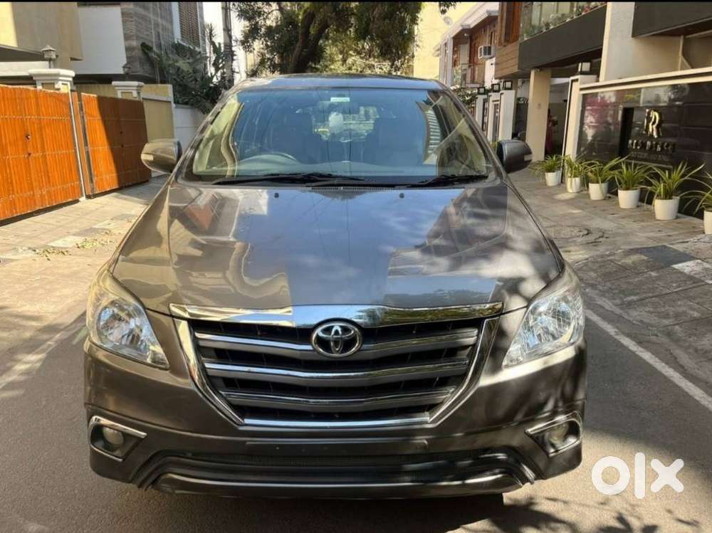 Toyota Innova 2.5 Vx 8 Str Bs-iii, 2014, Diesel
