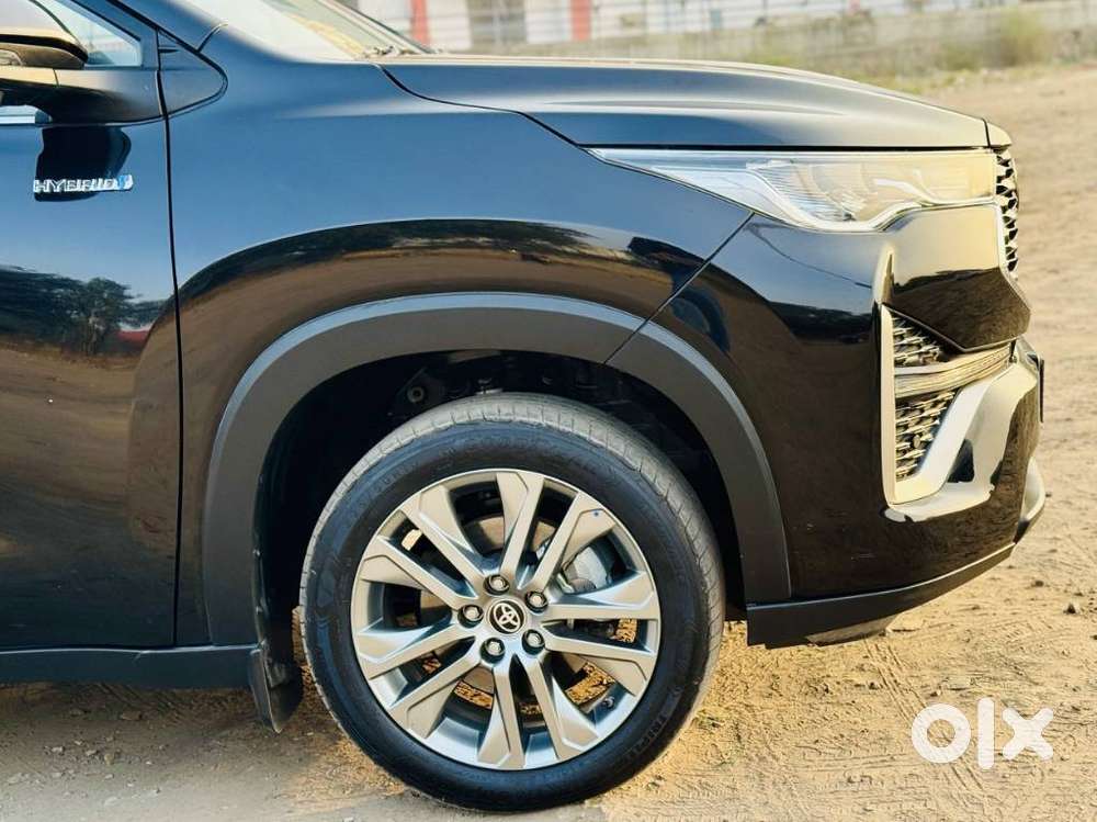 Toyota Innova Hycross 2.0 Zx (o) Hybrid 7 Str, 2024, Petrol