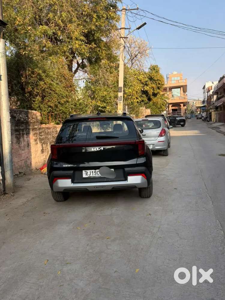 Kia Sonet 2025 Petrol Well Maintained