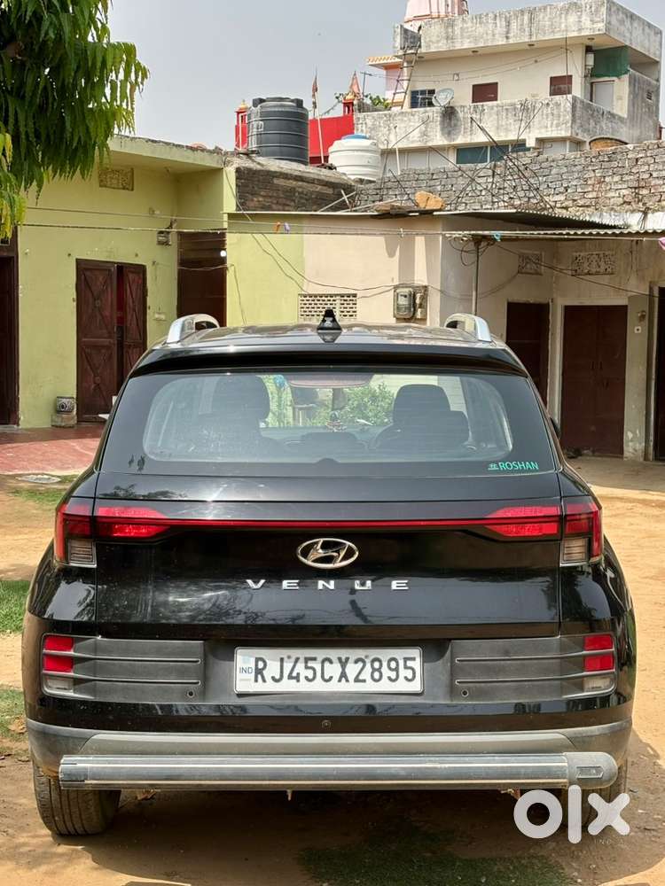 Hyundai Venue Petrol Manual 2023