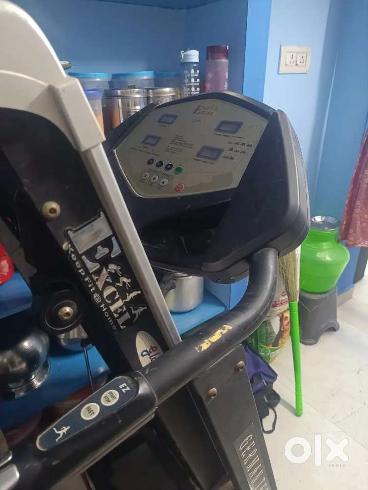 Treadmill machine German tech brand good condition