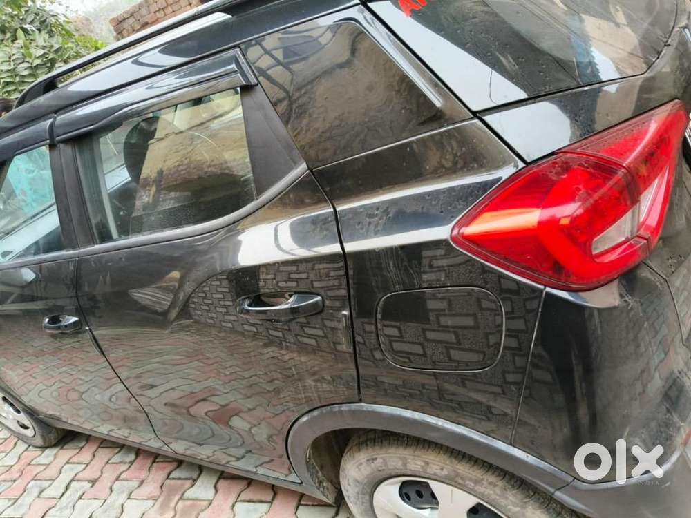Mahindra Petrol Car 2023