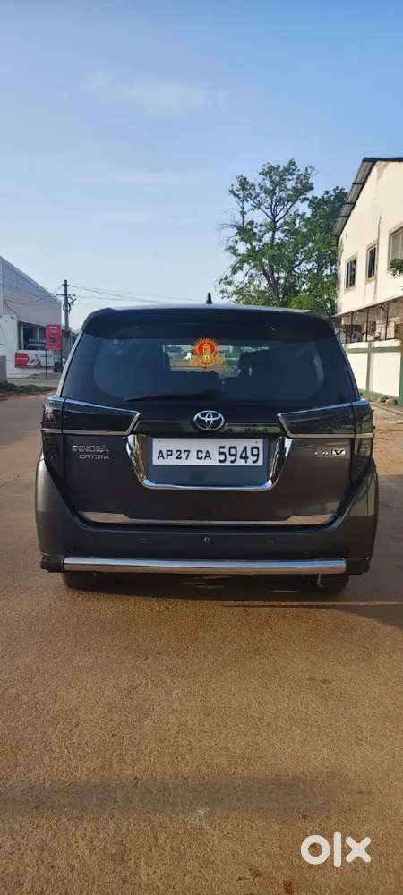 Toyota Innova Crysta Diesel 2018 ,2.4 V , 8 Seater