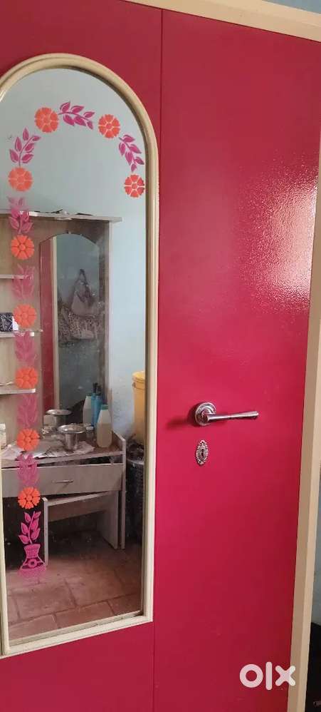 Large Steel Almirah with Full-Length Mirror  Spacious  Good Conditio