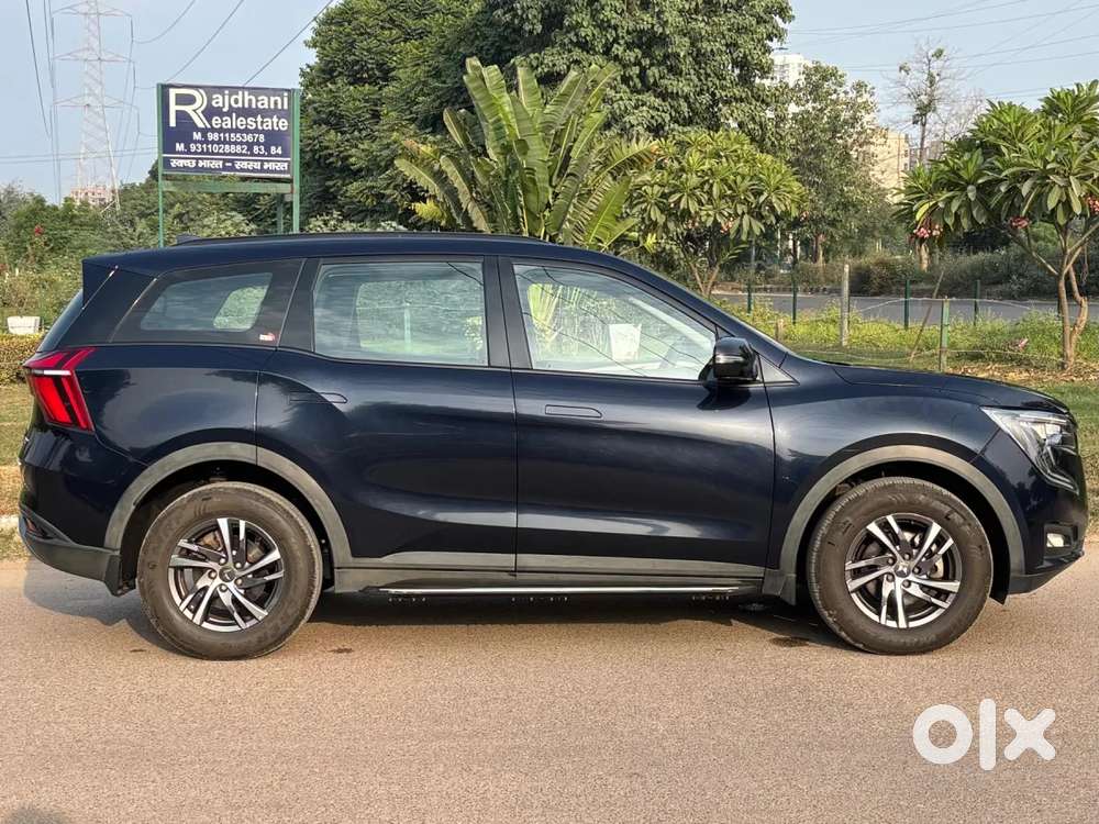 Mahindra Xuv700 2.0 Ax 5 Petrol At Str, 2023, Petrol