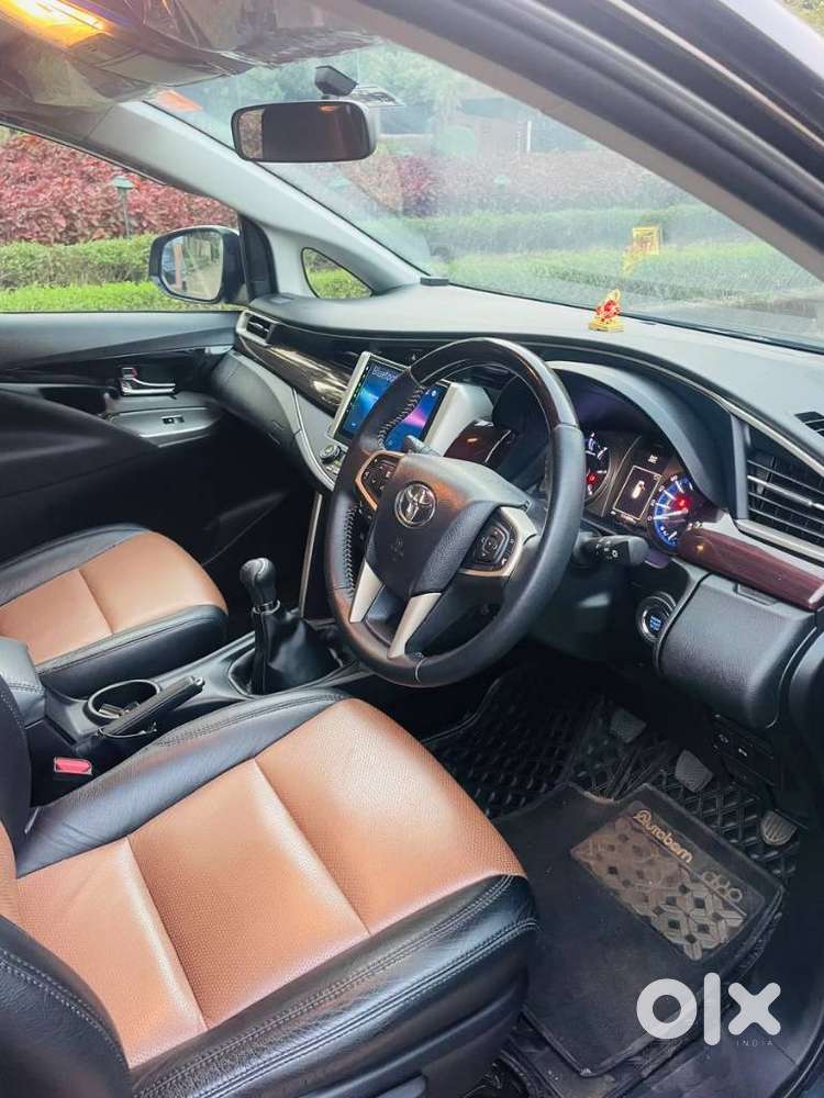 Toyota Innova Crysta 2.4 V 8 Str, 2023, Diesel