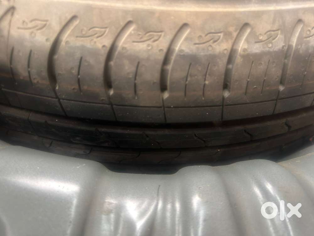 Mahindra Xuv300 W6 Diesel 2022  First Owner  Sunroof  28,000 Km