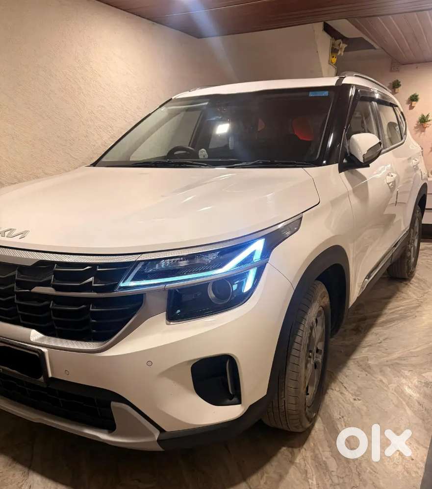 Kia Seltos Htk(o) Next To Showroom , Panaromic Sunroof