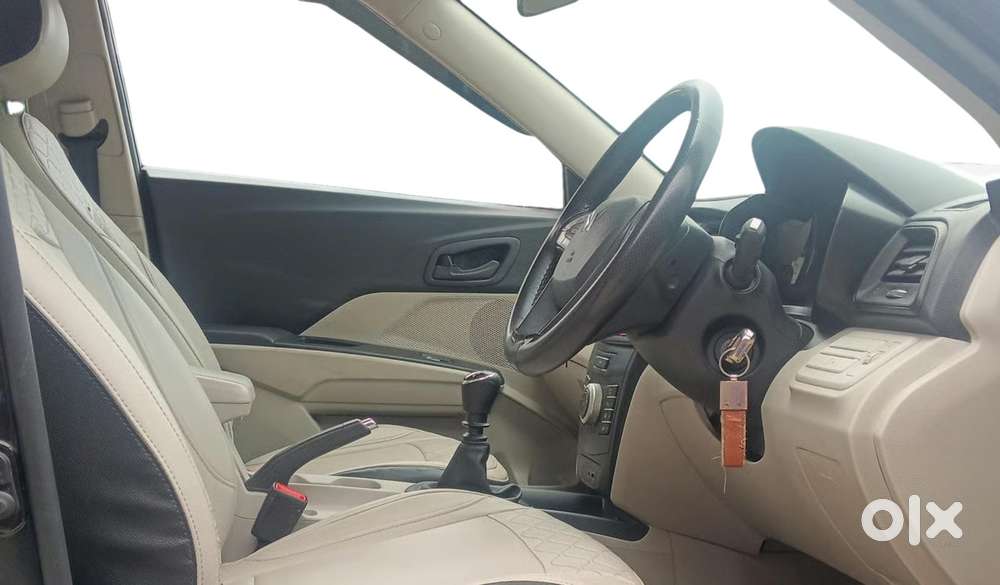 Mahindra Xuv300 W6, 2023, Petrol