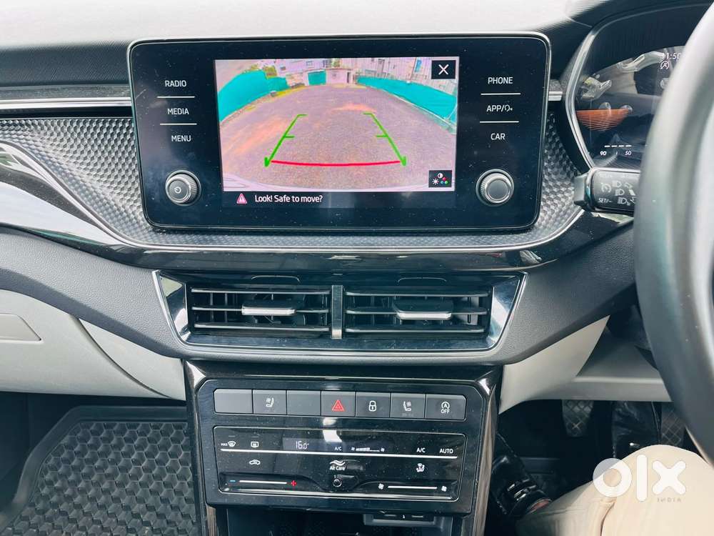 Skoda Kushaq 1.0 Tsi Style At (6 Airbags), 2023, Petrol