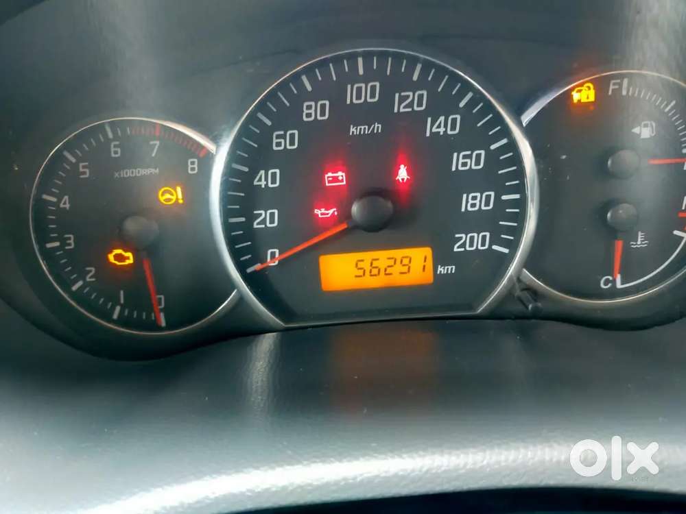 Maruti Suzuki Swift Petrol Manual 2011