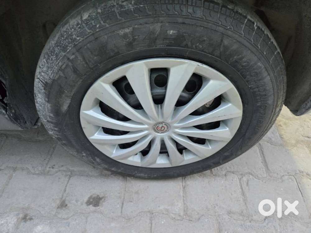 Maruti Suzuki Swift Dzire 1.2 Vxi Bsiv, 2013, Petrol