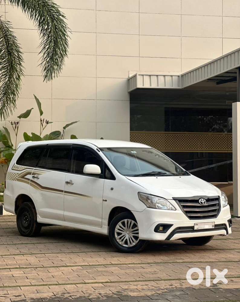 Toyota Innova 2012