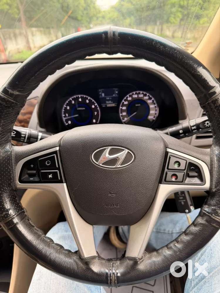 Hyundai Verna Fluidic 1.6 Vtvt Sx, 2011, Petrol