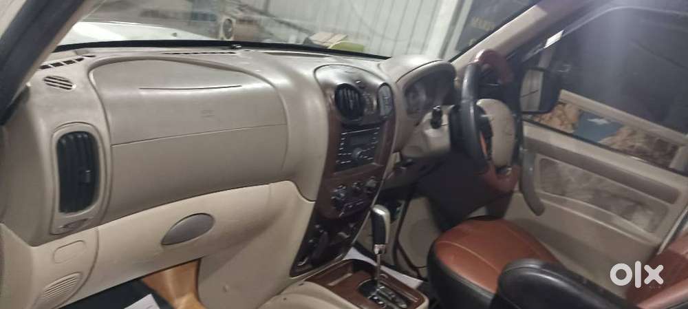 Mahindra Scorpio, 2015