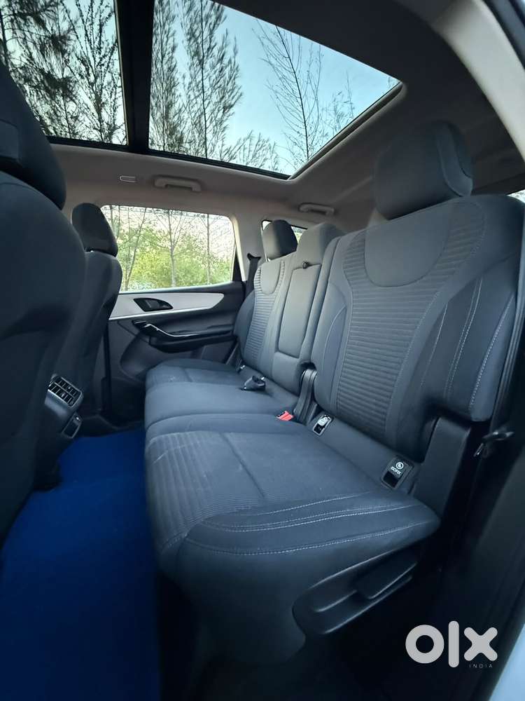 Mahindra Xuv700 2.2 Ax 5 Diesel Mt 7 Str, 2023, Diesel