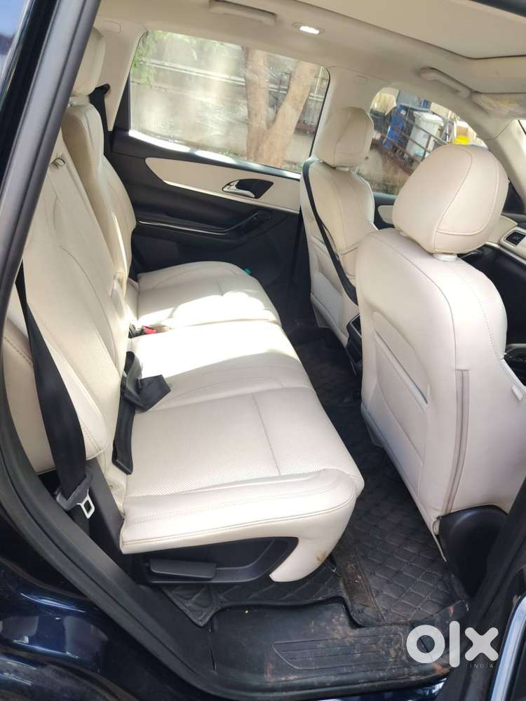Mahindra Xuv700 Ax7 Petrol At 7-seater