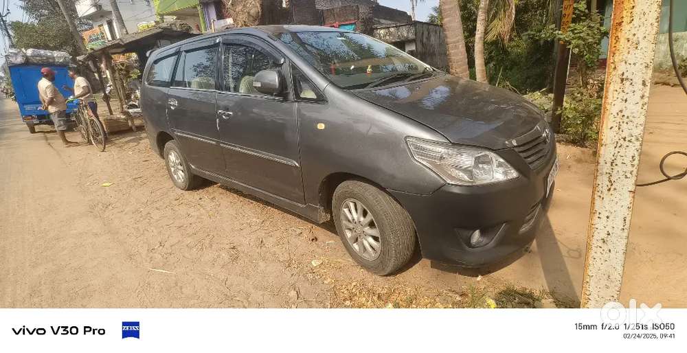 Toyota Innova 2012 Diesel 175000 Km Driven