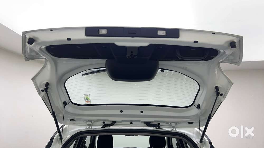 Tata Punch Creative Dual Tone Amt Sunroof, 2025, Petrol