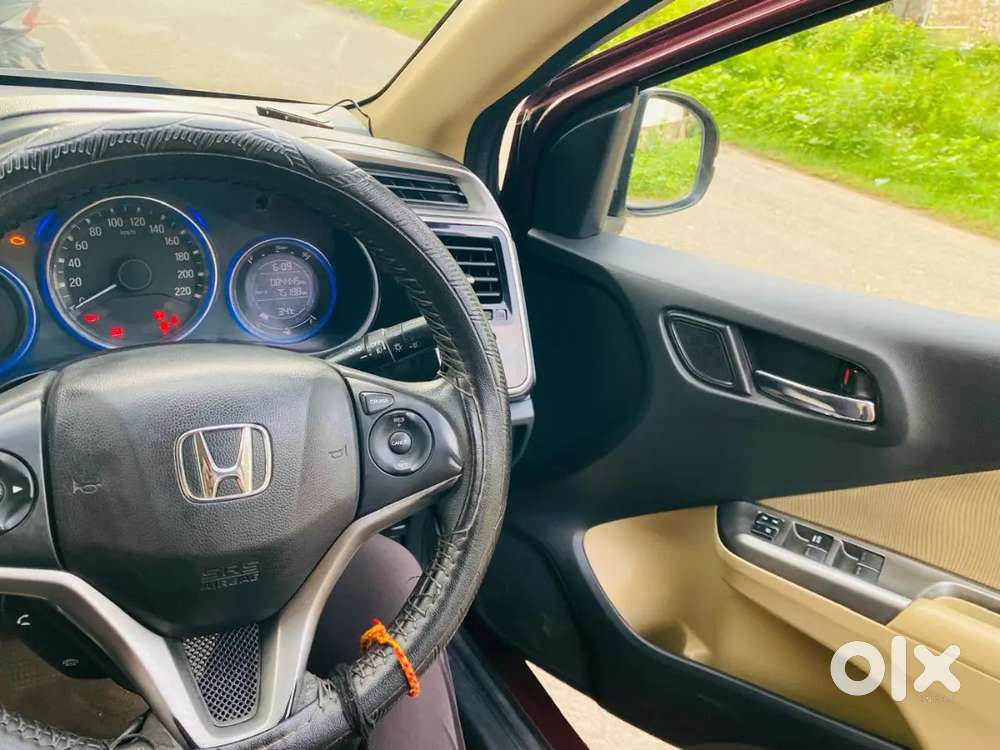 Honda City 1.5 V 2014
