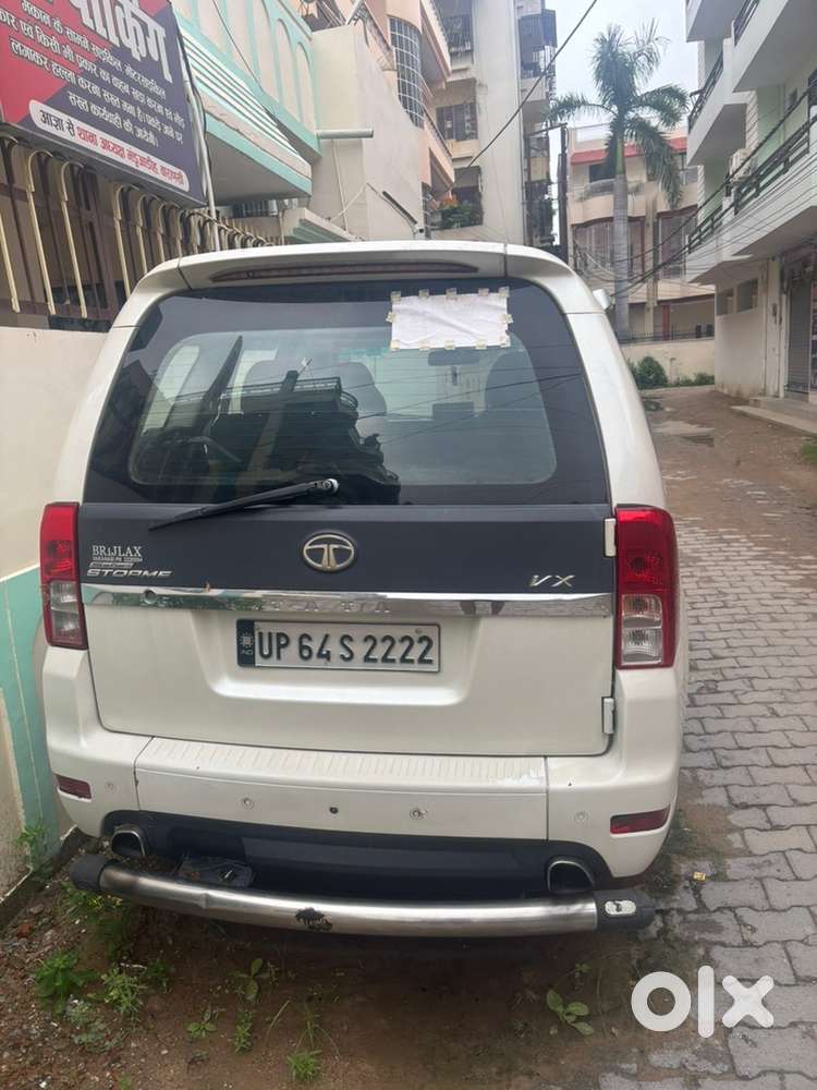 Tata Safari Storme 2012