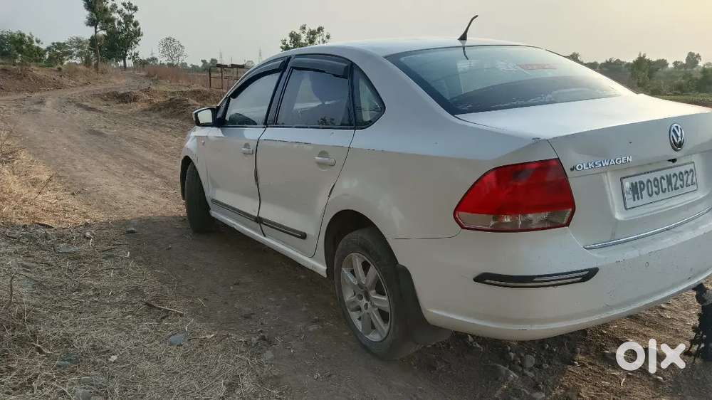 Volkswagen Vento 1.6 Highline Plus Alloy 2013