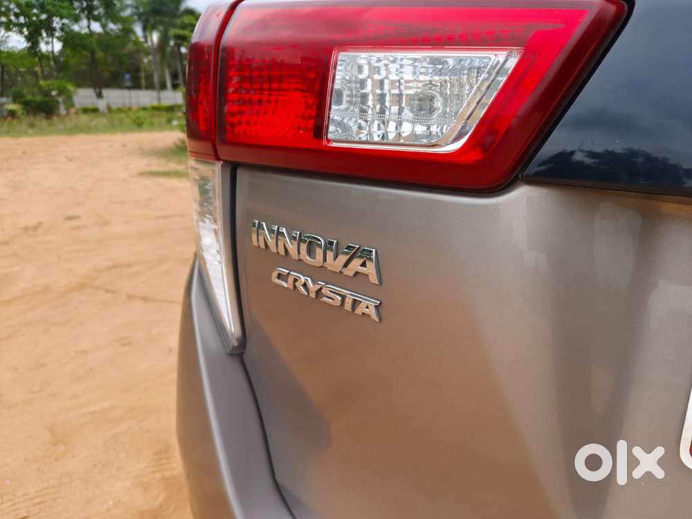 Toyota Innova Crysta 2.4 G Mt, 2023, Diesel