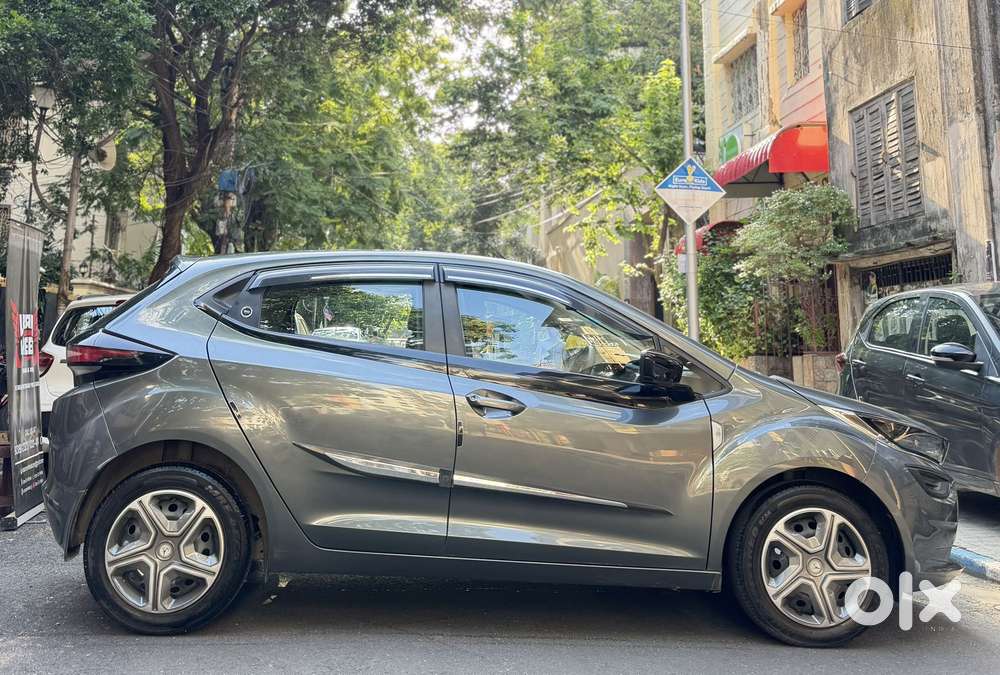 Tata Altroz 1.2 Xm Plus, 2024, Petrol