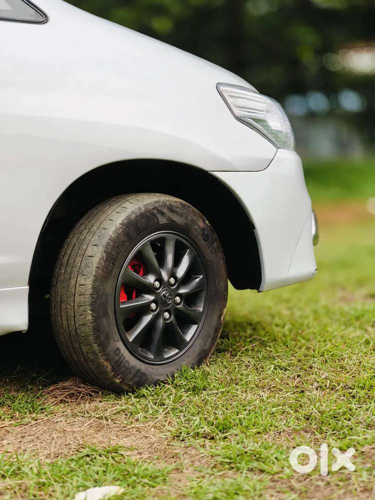 Toyota Innova 2.5 V 2014 Reregistered