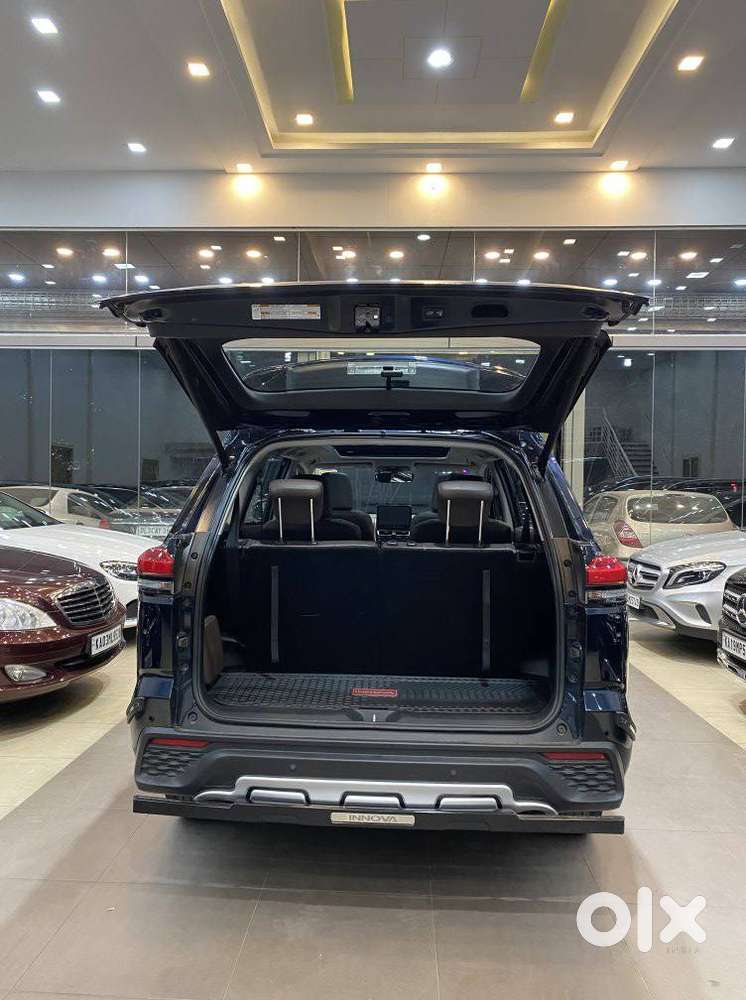 Toyota Innova Hycross 2.0 Zx Hybrid 7 Str, 2024, Petrol