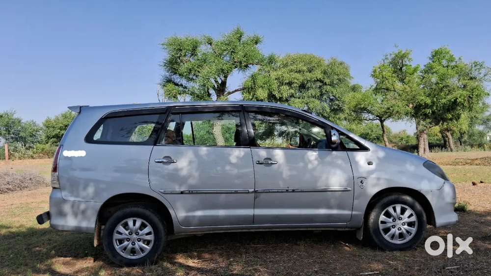 Toyota Innova 2011 Diesel Well Maintained