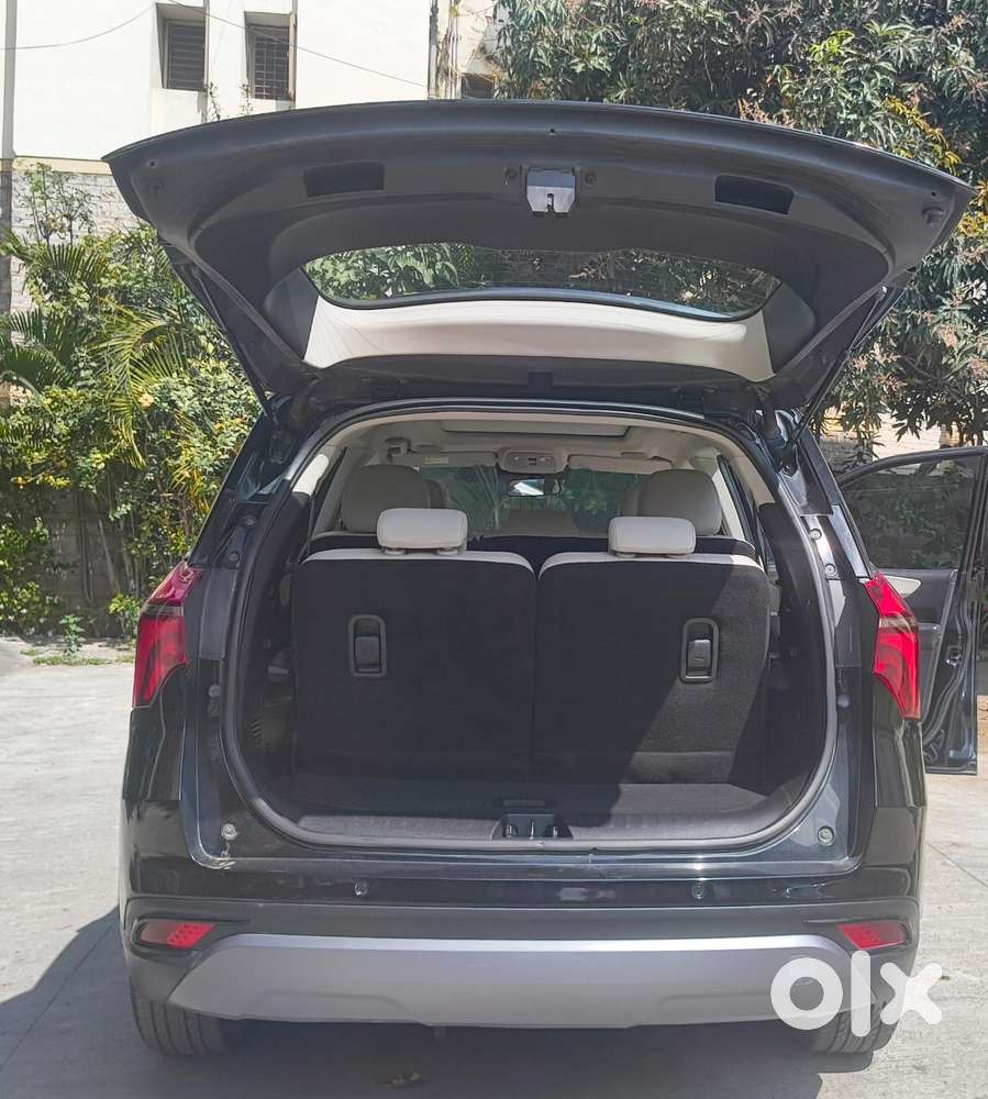 Mahindra Xuv700 2.0 Ax 7 Petrol At Str, 2024, Petrol