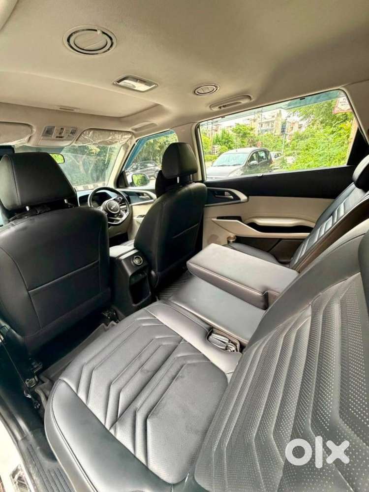 Kia Carens Premium (o) Cng, 2025, Cng & Hybrids