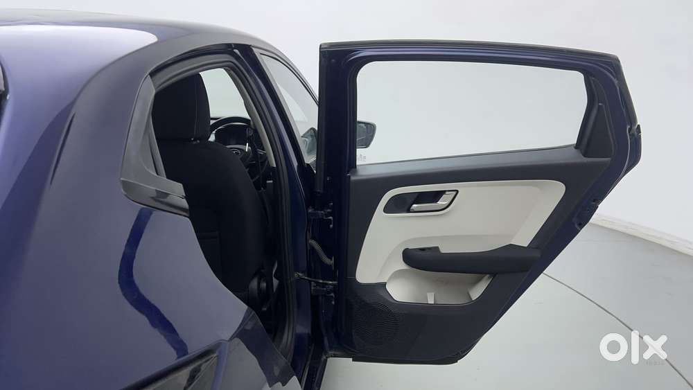 Tata Altroz Xz Plus (s), 2023, Petrol