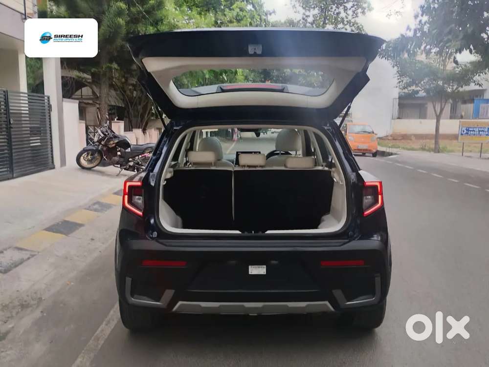 Mahindra Xuv 3xo Ax7l 1.2 Petrol At (pg), 2024, Petrol