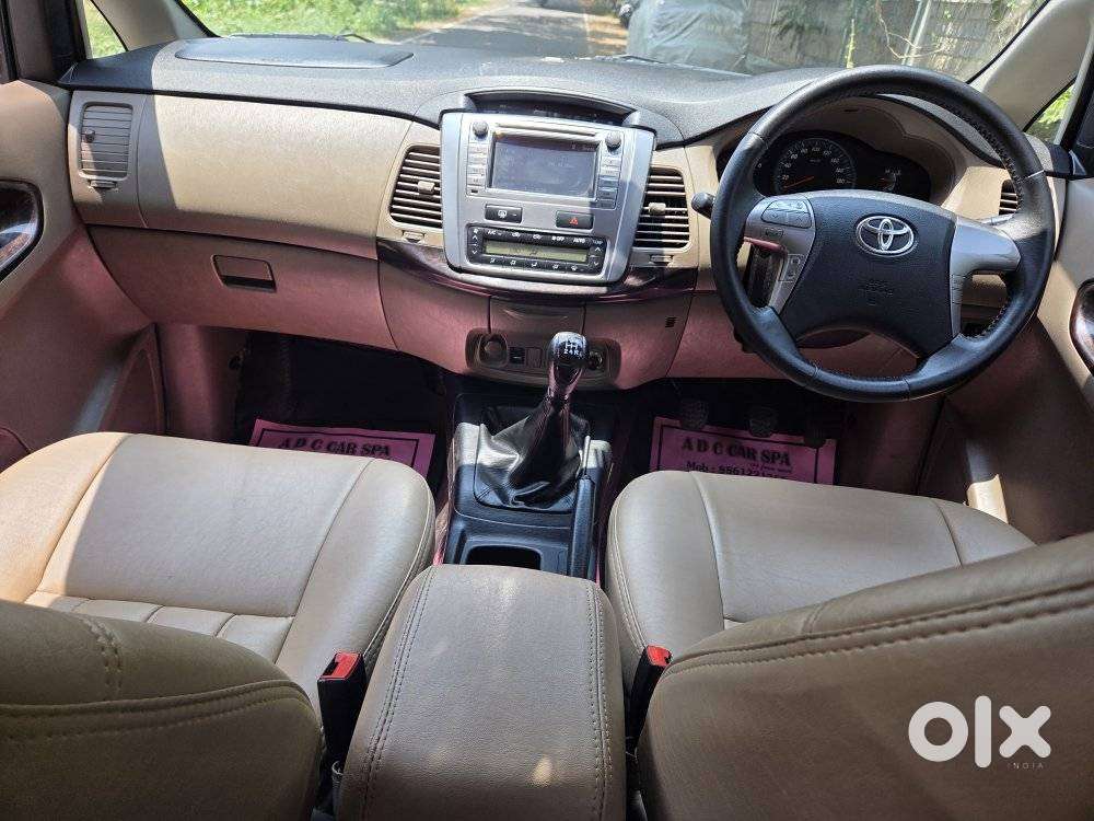 Toyota Innova 2.5 V 8 Str, 2015, Diesel