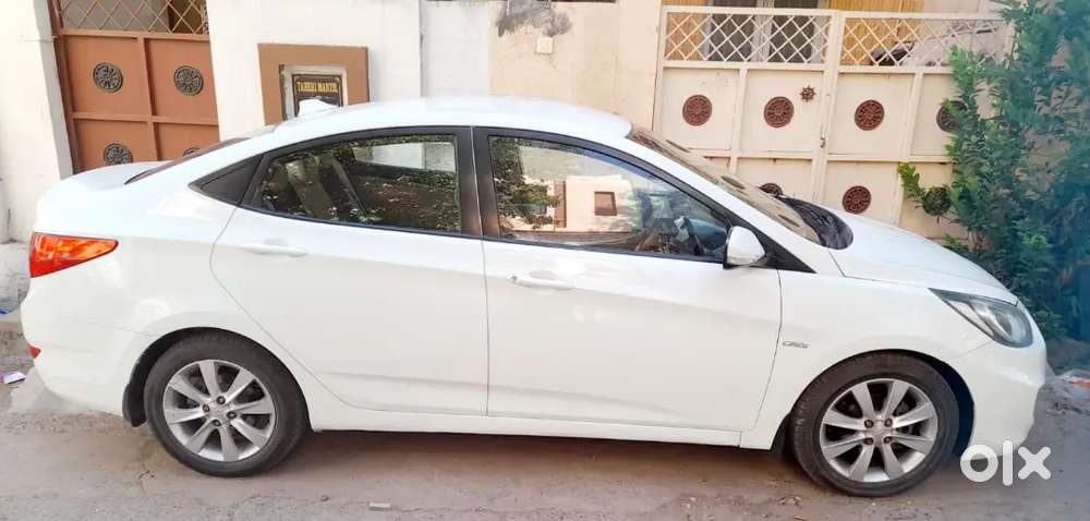 Hyundai Verna Crdi Sx 2012