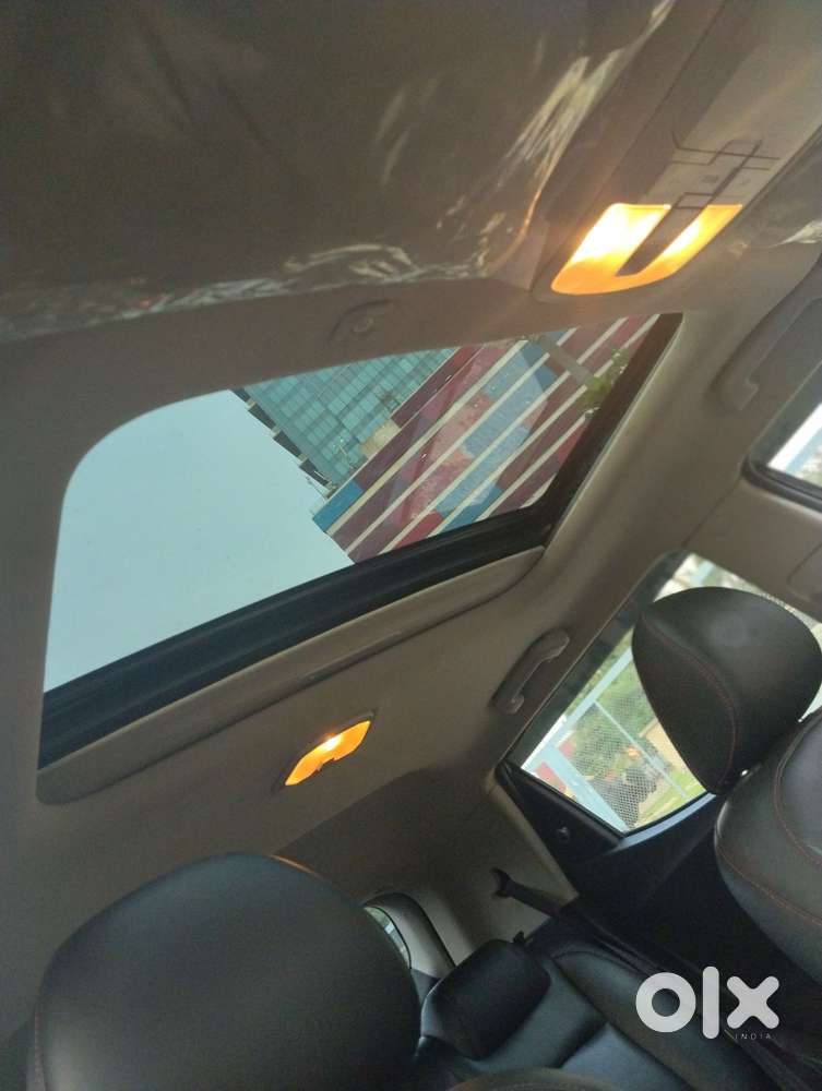 Mahindra Xuv300 W6, 2023, Petrol