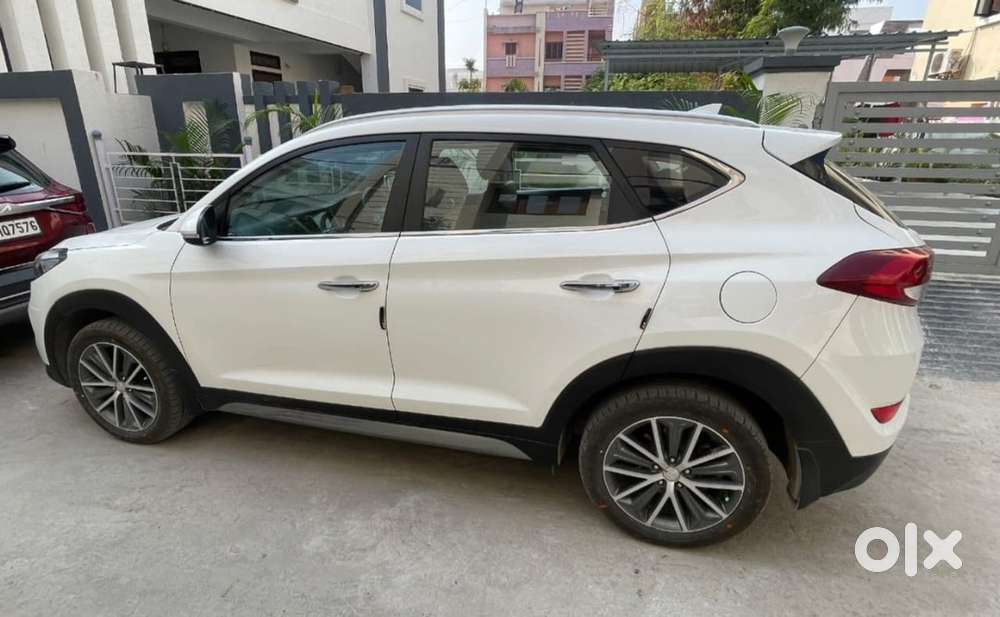 Hyundai Tucson Petrol At 2017