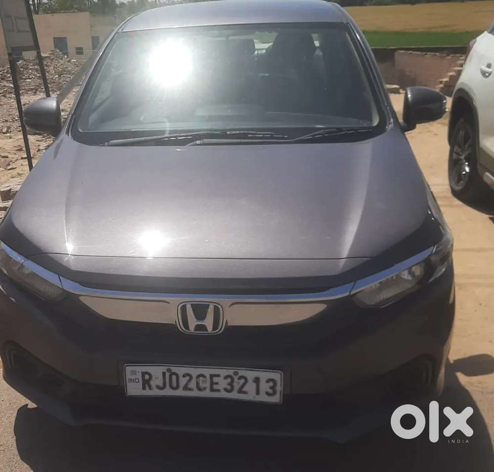 बॉडी पर कोई टचिंग नहीं कम्पनी का अरिजनल रंग है